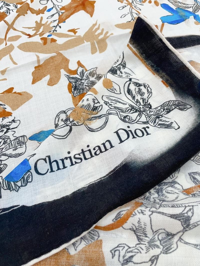 CHRISTIAN DIOR